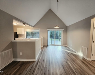 6613 Louisburg Road - Photo Thumbnail 7