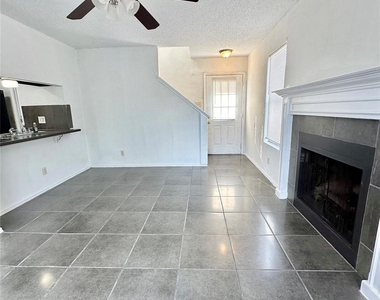 9103 Japonica Ct - Photo Thumbnail 5