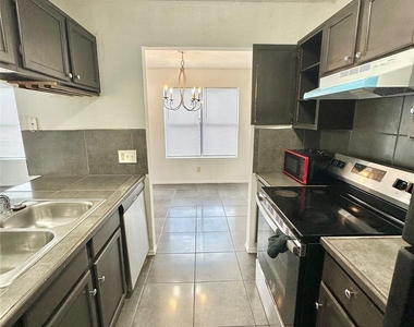 9103 Japonica Ct - Photo Thumbnail 18