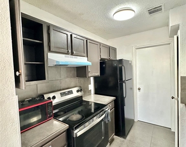 9103 Japonica Ct - Photo Thumbnail 9