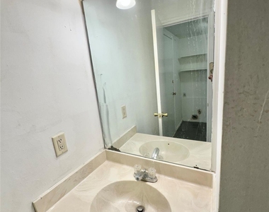 9103 Japonica Ct - Photo Thumbnail 15