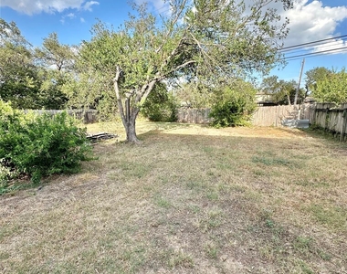 9103 Japonica Ct - Photo Thumbnail 32