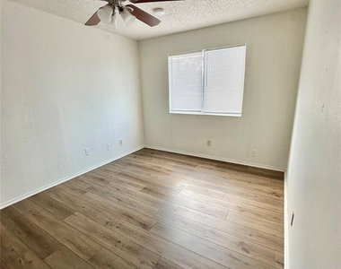 9103 Japonica Ct - Photo Thumbnail 22