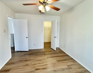 9103 Japonica Ct - Photo Thumbnail 23