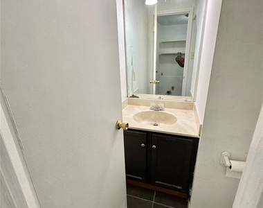 9103 Japonica Ct - Photo Thumbnail 13