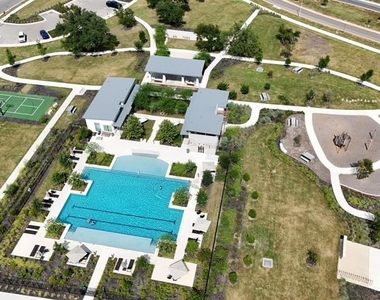 135 Independence Dr - Photo Thumbnail 35
