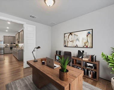 135 Independence Dr - Photo Thumbnail 12