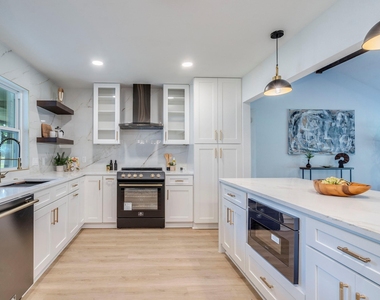 13505 Broadmeade Ave Ave - Photo Thumbnail 2