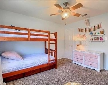 114 Easy St - Photo Thumbnail 8