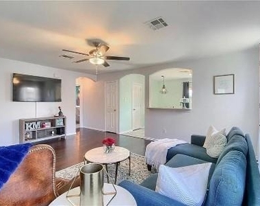 114 Easy St - Photo Thumbnail 1