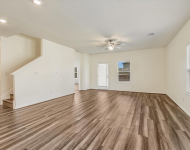 202 Grasslands Trl - Photo Thumbnail 3