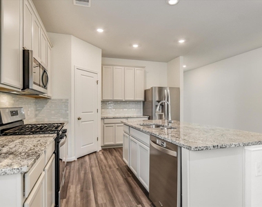 202 Grasslands Trl - Photo Thumbnail 6