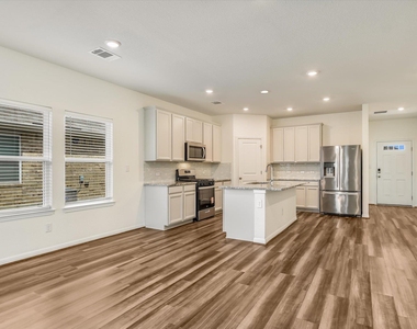 202 Grasslands Trl - Photo Thumbnail 4