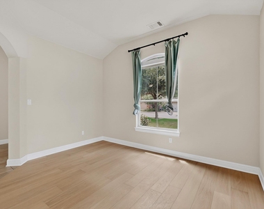 4804 Taurus Walk - Photo Thumbnail 2