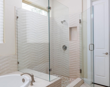 5206 Woodrow Ave - Photo Thumbnail 2