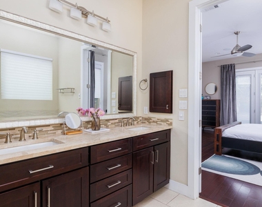 5206 Woodrow Ave - Photo Thumbnail 3