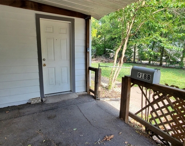 918 E 37th St - Photo Thumbnail 9