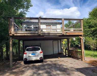 918 E 37th St - Photo Thumbnail 11