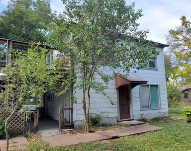 918 E 37th St - Photo Thumbnail 10