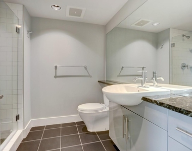 300 Bowie St - Photo Thumbnail 5