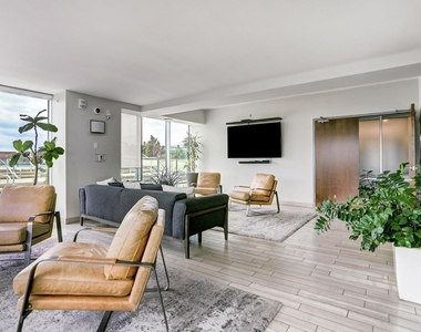 300 Bowie St - Photo Thumbnail 10