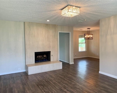 2406 Stirrup Dr - Photo Thumbnail 7