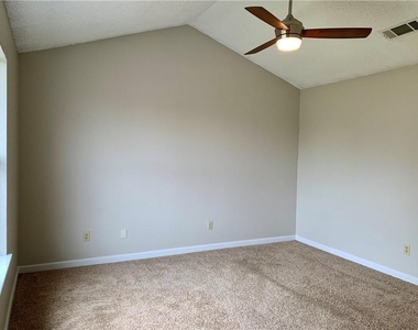 2406 Stirrup Dr - Photo Thumbnail 10