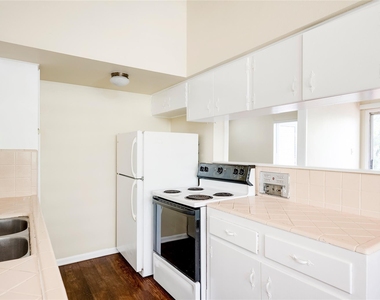 1511 Shoal Creek Blvd - Photo Thumbnail 6