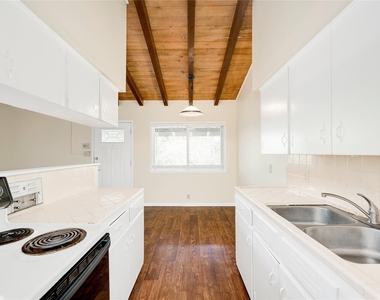 1511 Shoal Creek Blvd - Photo Thumbnail 7