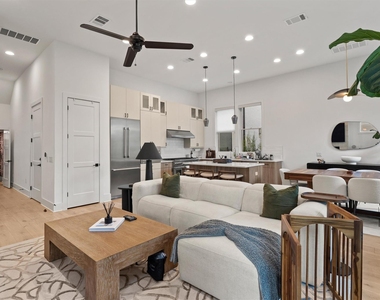 1719 Spyglass Dr - Photo Thumbnail 6