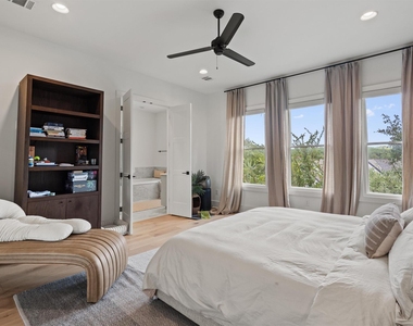 1719 Spyglass Dr - Photo Thumbnail 12