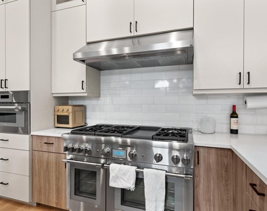 1719 Spyglass Dr - Photo Thumbnail 9