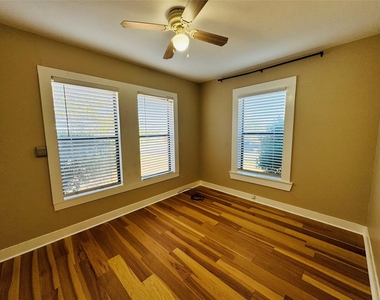 206 S Elm St - Photo Thumbnail 14