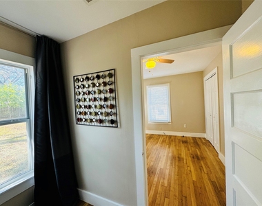 206 S Elm St - Photo Thumbnail 11