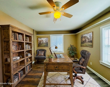 206 S Elm St - Photo Thumbnail 7