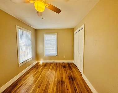 206 S Elm St - Photo Thumbnail 10