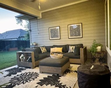 142 Willamette Way - Photo Thumbnail 20