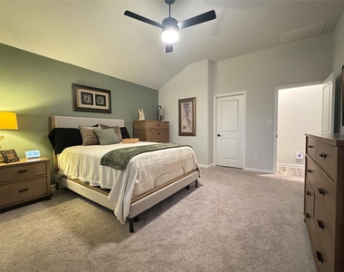 142 Willamette Way - Photo Thumbnail 13