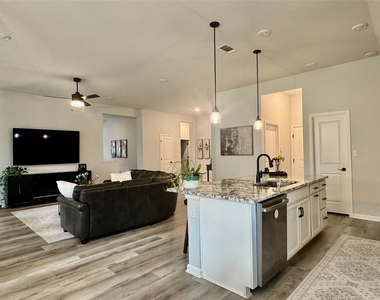 142 Willamette Way - Photo Thumbnail 8