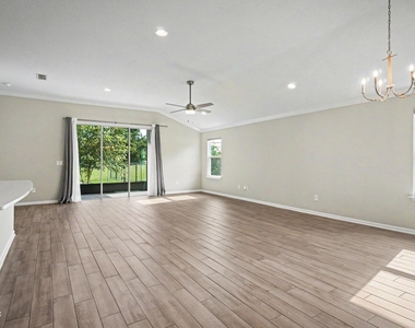 38 Spay Bay Court - Photo Thumbnail 4