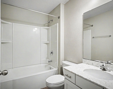 38 Spay Bay Court - Photo Thumbnail 15