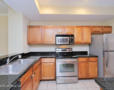 10200 Belle Rive Boulevard - Photo Thumbnail 9