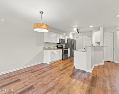 3622 Caroline Vale Boulevard - Photo Thumbnail 4