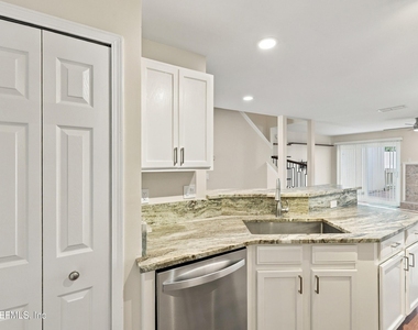 3622 Caroline Vale Boulevard - Photo Thumbnail 7