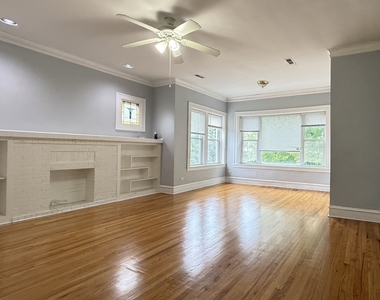 4608 N Kenton Avenue - Photo Thumbnail 1