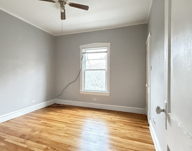 4608 N Kenton Avenue - Photo Thumbnail 6