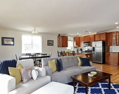 1514 W Thomas Street - Photo Thumbnail 3