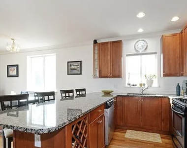 1514 W Thomas Street - Photo Thumbnail 2