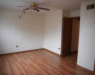 7315 Tiffany Drive - Photo Thumbnail 9