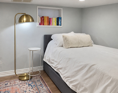 3745 N Seminary Avenue - Photo Thumbnail 10